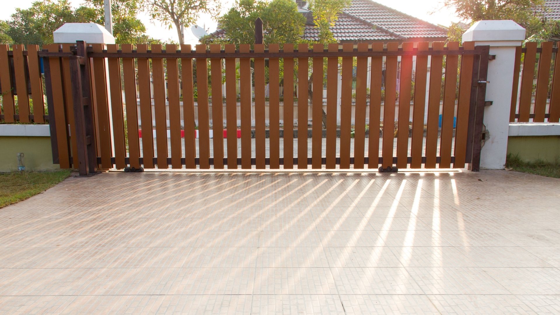 Swinging Gates Vs Sliding Gates Clarksville Fencing