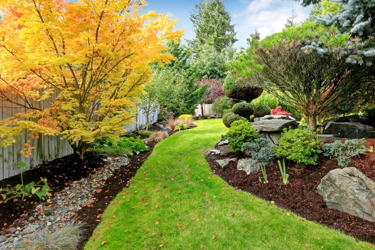 Integrating Fencing and Landscaping