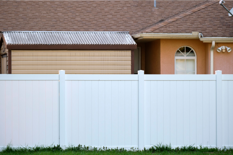 CF- Choosing the Right Fence vinyl fencing