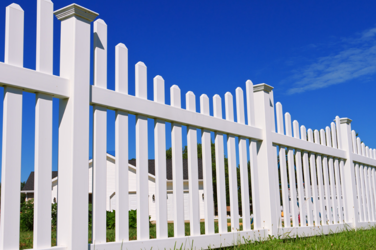 CF- Vinyl Fence